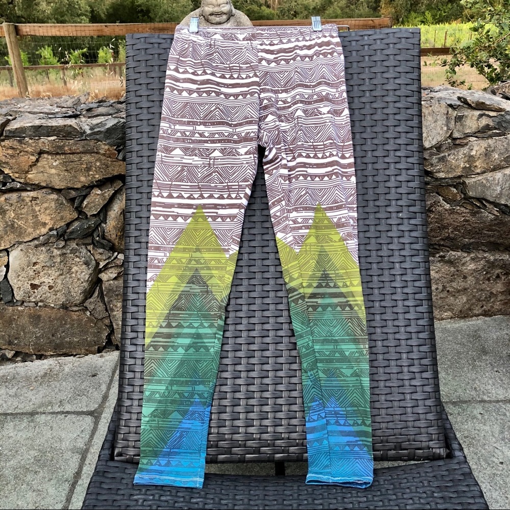 Colorful Detailed Leggings — Never Worn!